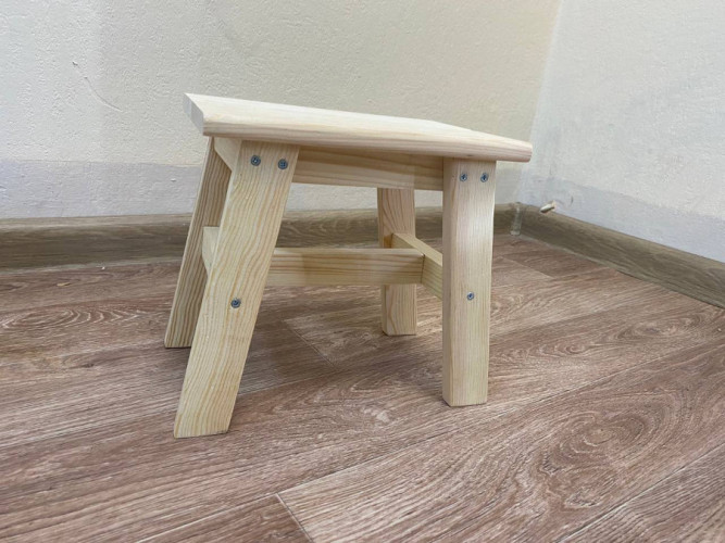 Табурет деревянный в Тюмени